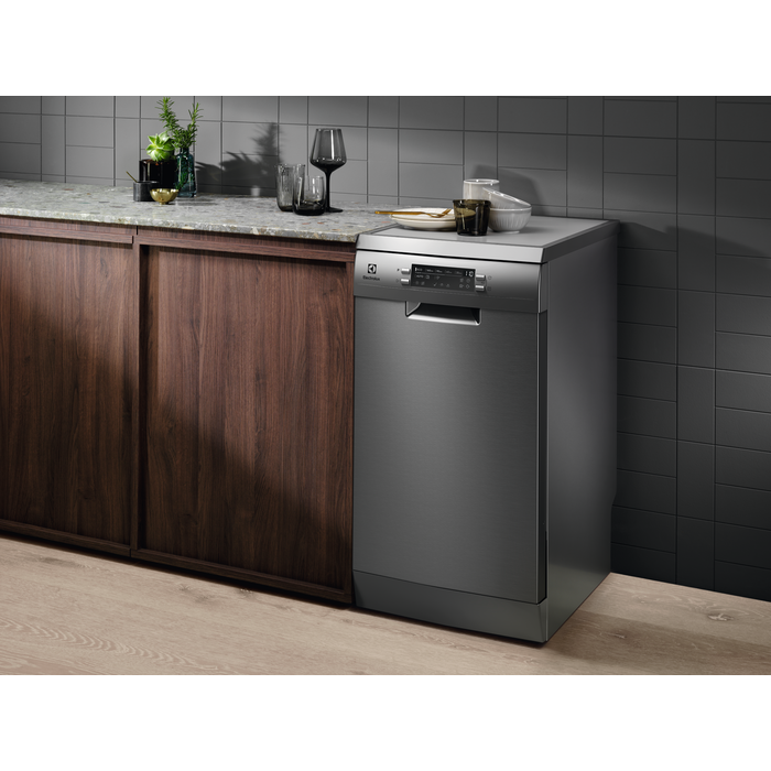 Electrolux - Small dishwasher - ESS64321SX